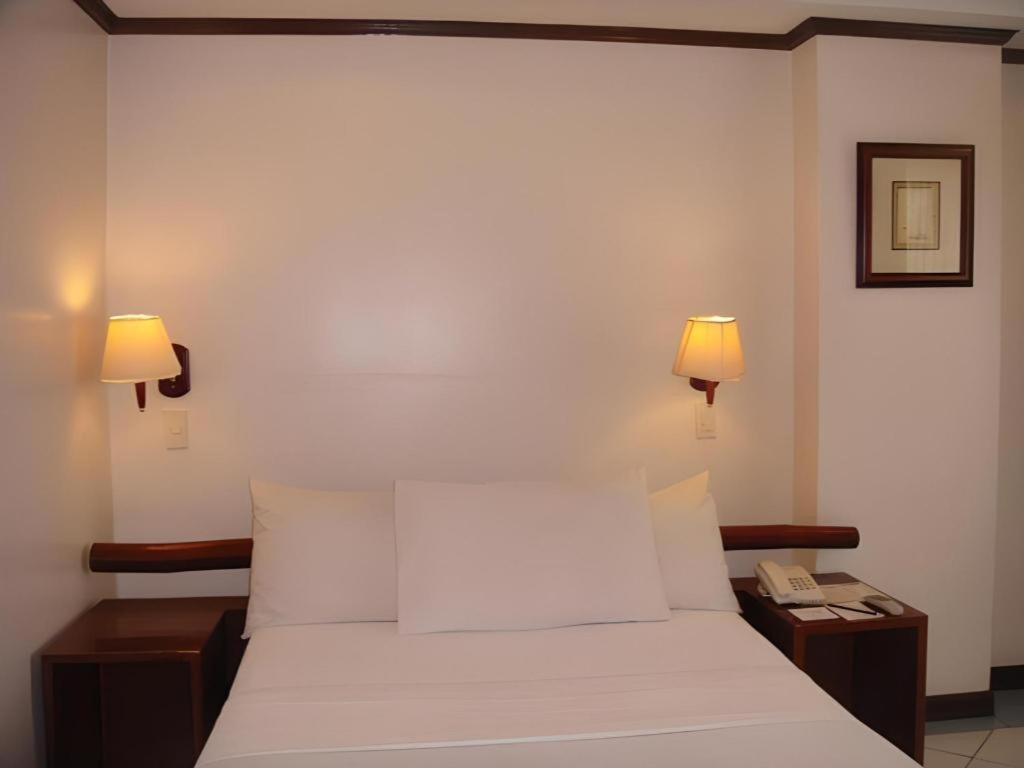 Soledad Suites Panglao Extérieur photo
